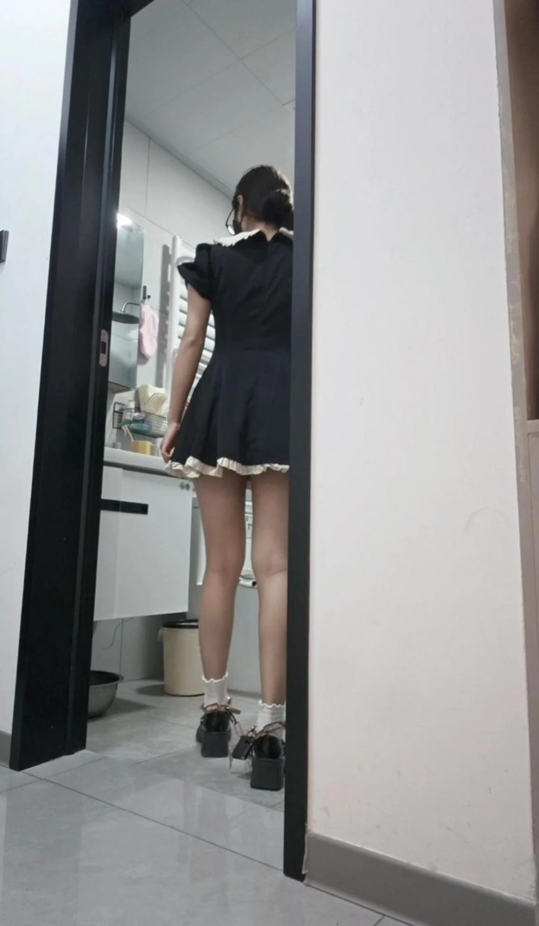19岁女生铁链锁脚-小白袜玛丽珍 小皮鞋-4
