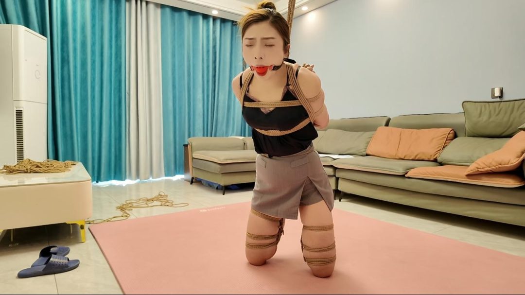 佳佳m腿立吊-10