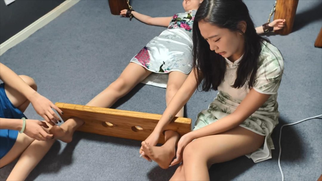 三人组的爱恨情仇 驷马 堵嘴 高手缚 挠痒 眼罩 蒙眼 口枷-4