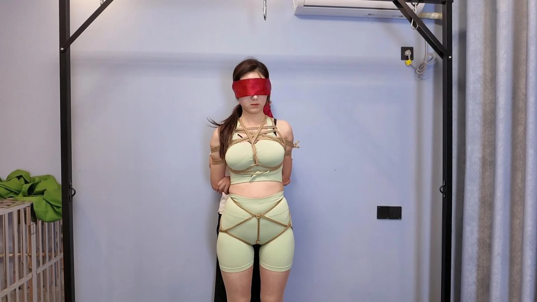 客户体验之茜茜 瑜伽服 捆绑 紧缚直臂 挠脚心-5