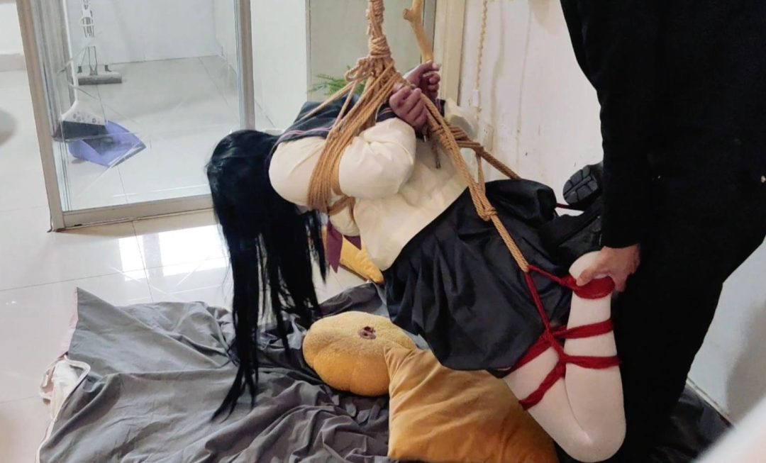 约绑 JK 水手服 分腿吊缚-4