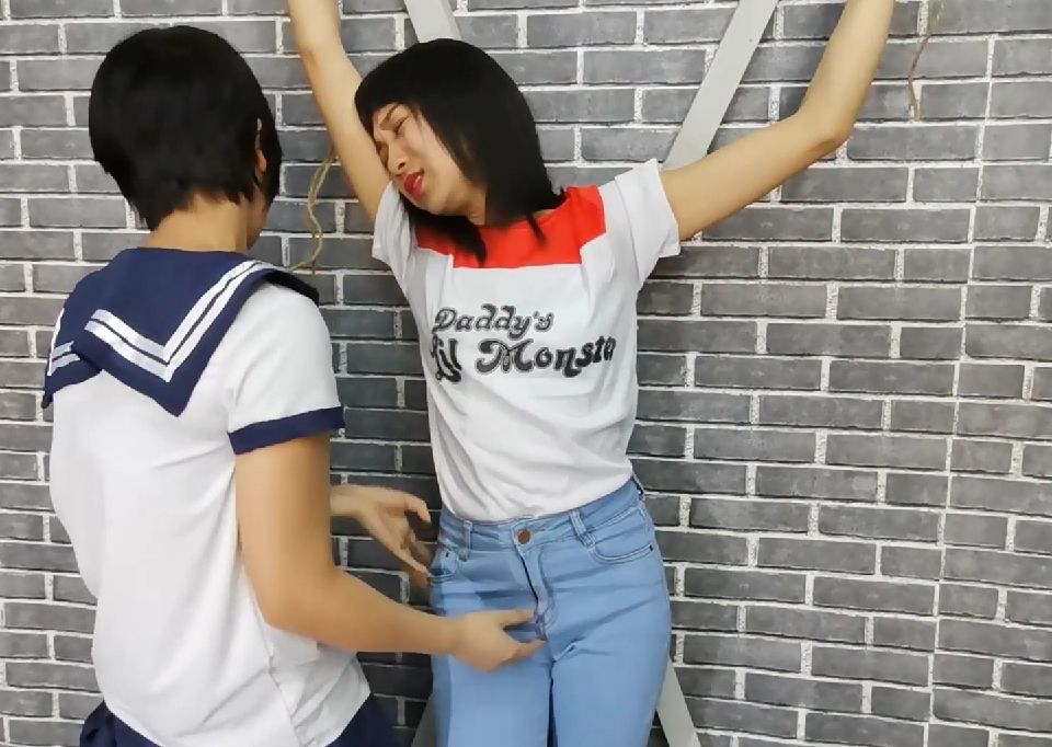 穿牛仔长靴的女人被jk女孩百合调教女女向-3