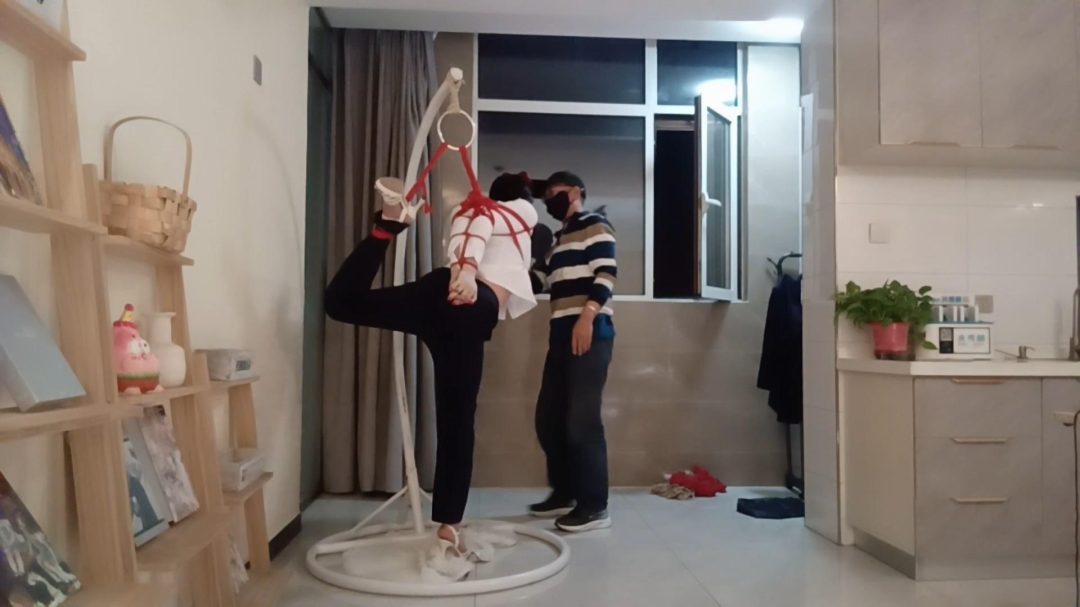 圣灵儿单腿吊调教 吊缚 堵嘴 西式（直臂并肘）伪娘-6