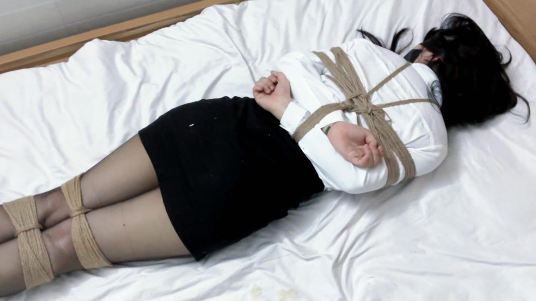 办公室女友被痛苦地绑起来-3