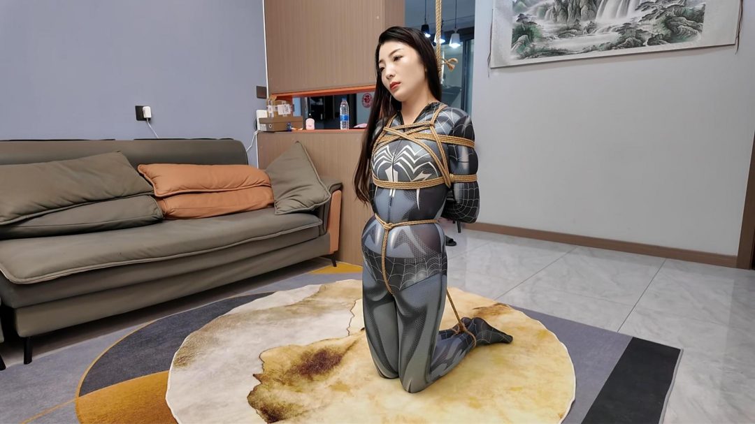 被束缚的女蜘蛛-6