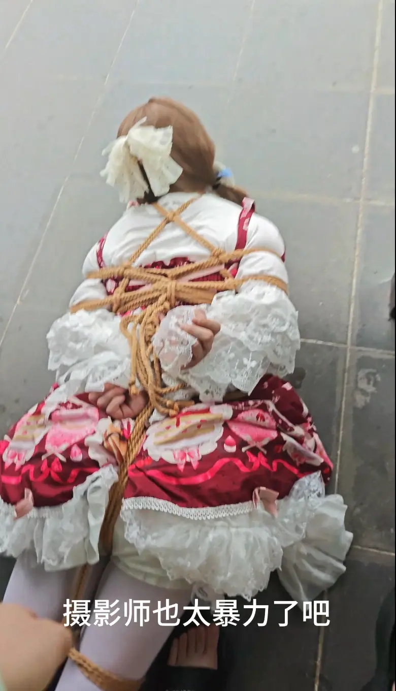 Lolita白丝小新的公园+女厕户外露出放置调教:偶遇路人最多的一次-5 Lolita白丝小新的公园+女厕户外露出放置调教:偶遇路人最多的一次-5