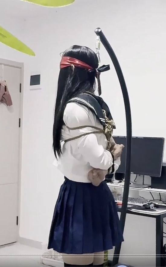 JK过膝袜妹妹的吊缚调教-5