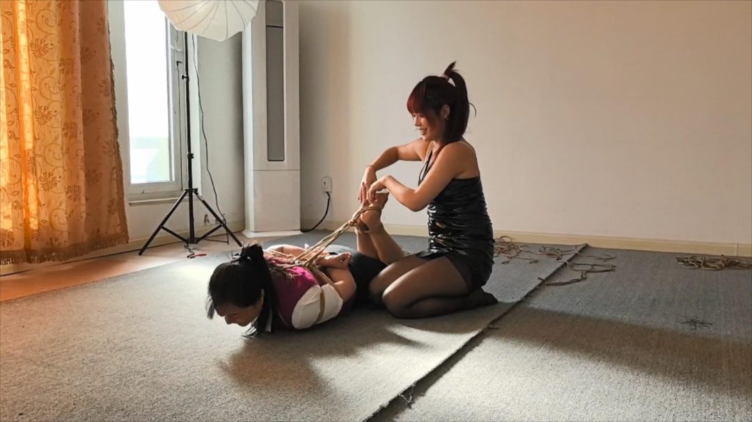 李然曼妮大比拼-5