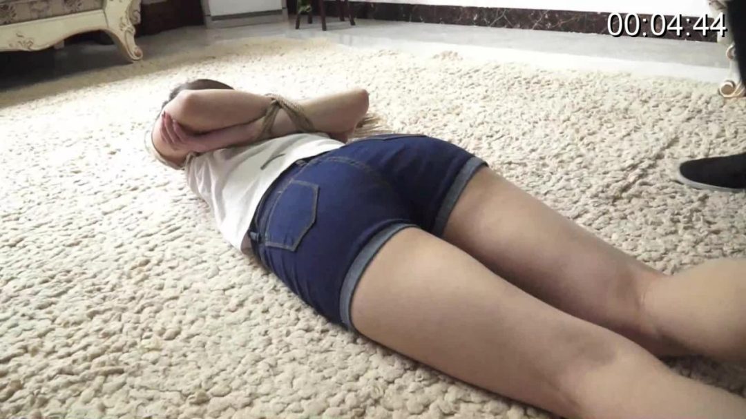 【逍遥个人定拍】女主被捆绑想逃走，被发现后遭受鞭打折磨-1