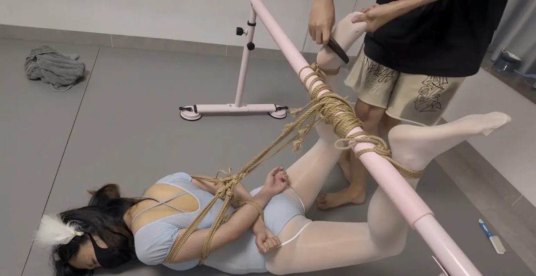 《献身的少女》-第三集-拷问 火刑TK虐足-2