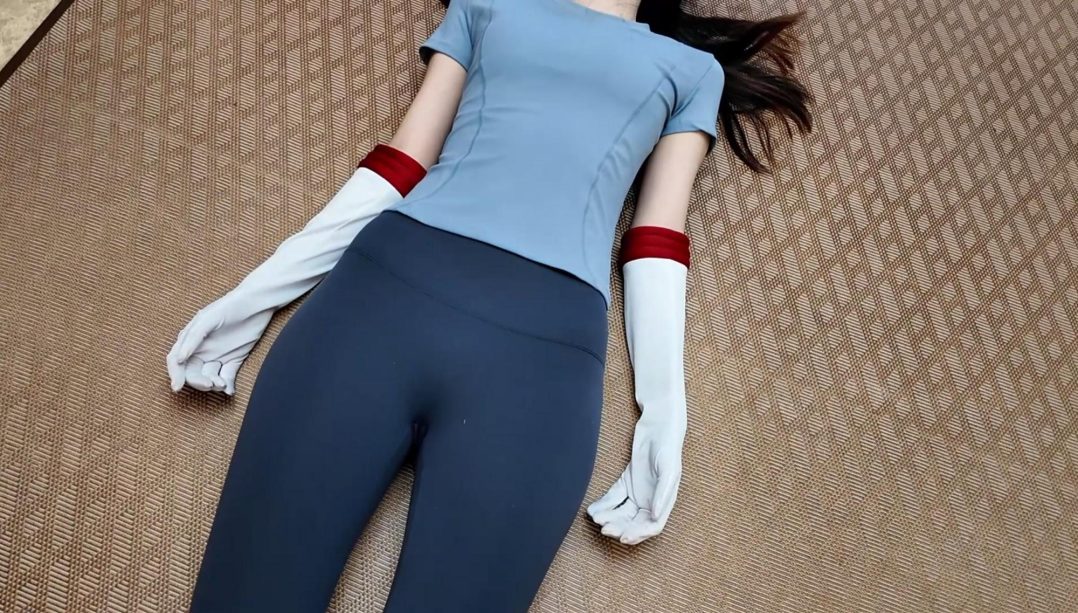 女士下班回家遭偷袭-10