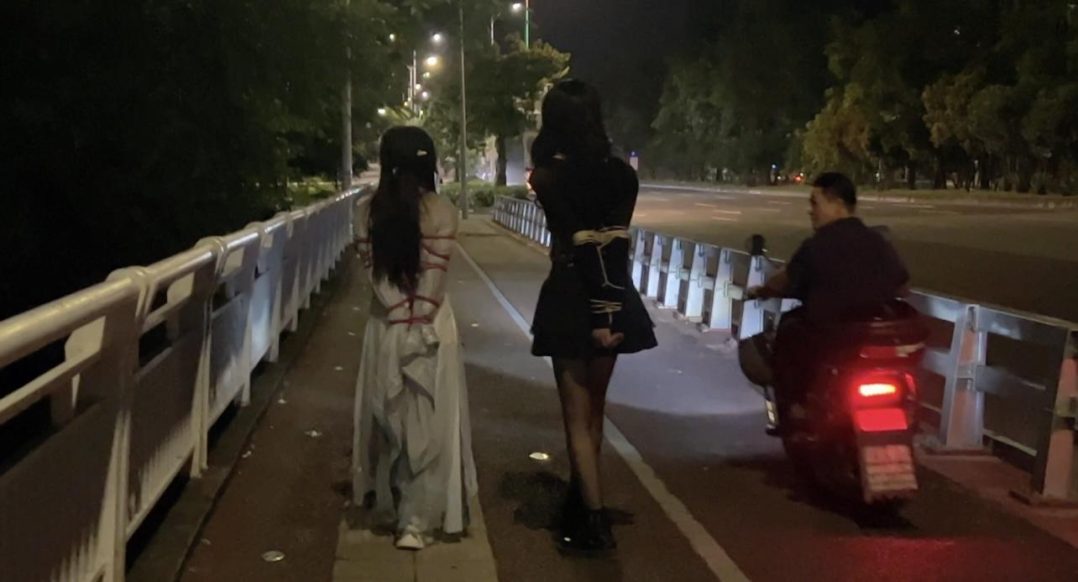 桃花岛原创之户外捆绑第二弹(桃花汉服被缚露出之仙女沦为路人观赏的剑婢!)-4 桃花岛原创之户外捆绑第二弹(桃花汉服被缚露出之仙女沦为路人观赏的剑婢!)-4