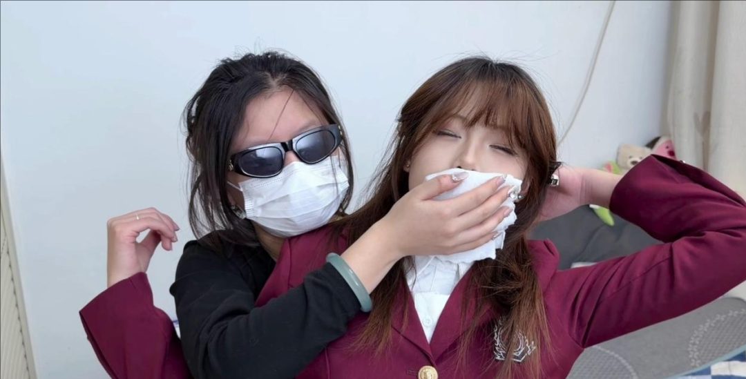 【梦川原创】【思琪】女大遭私生姐姐捆绑 绝美肉丝大长腿 新模首次尝试 超高颜值在线 白袜 包臀裙 五花大绑 胶带封嘴-8