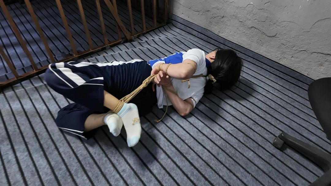 小遥的故事之关押 驷马 笼子 皮鞭-7