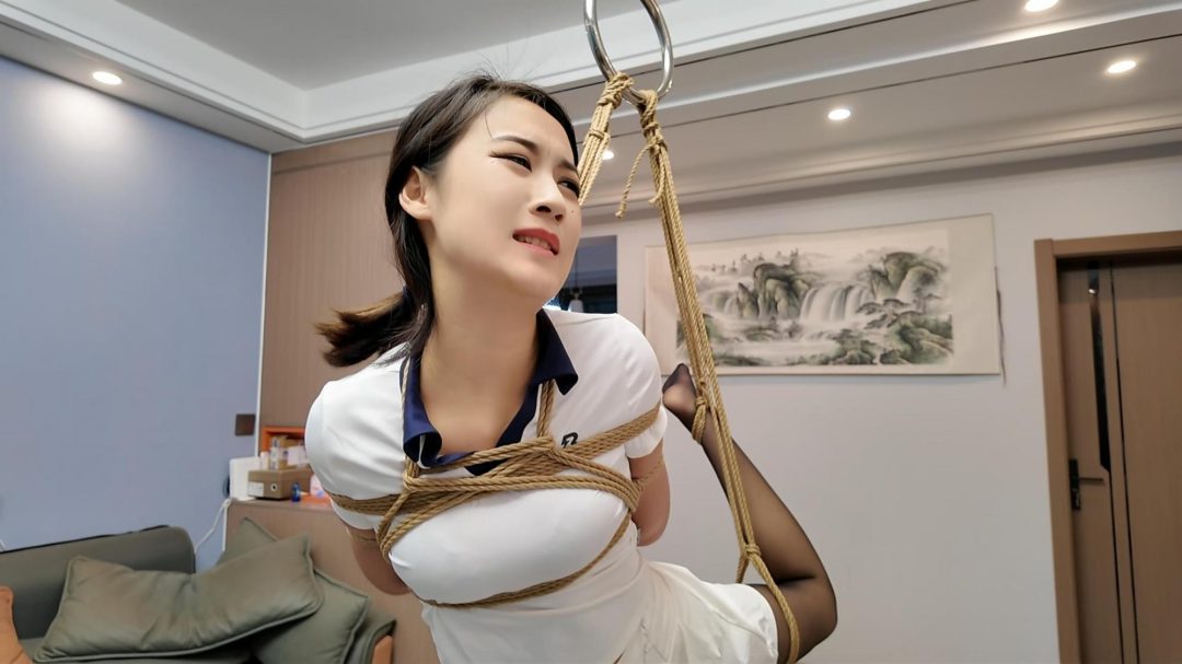 定拍晓倩单腿吊-8