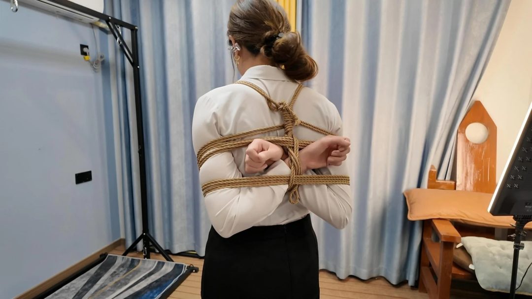 客户体验系列之三上集 日式紧缚 笼子 捆绑 高手紧缚，鞭打 各种鞭打 任何分腿缚-2
