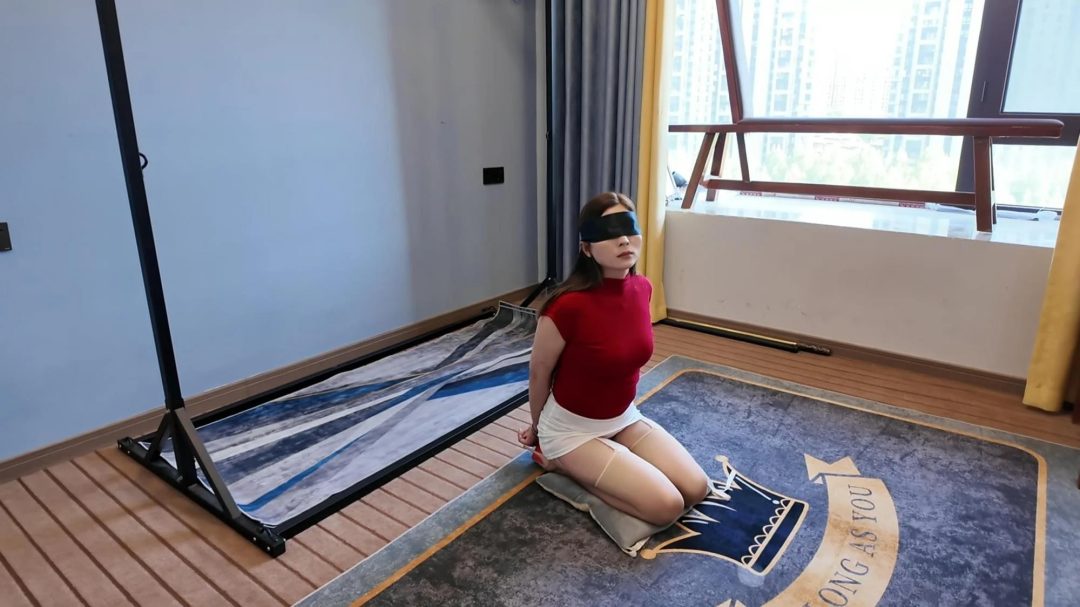 约拍之红衣吊带袜调 单腿吊 口球 溜狗 鞭打-3