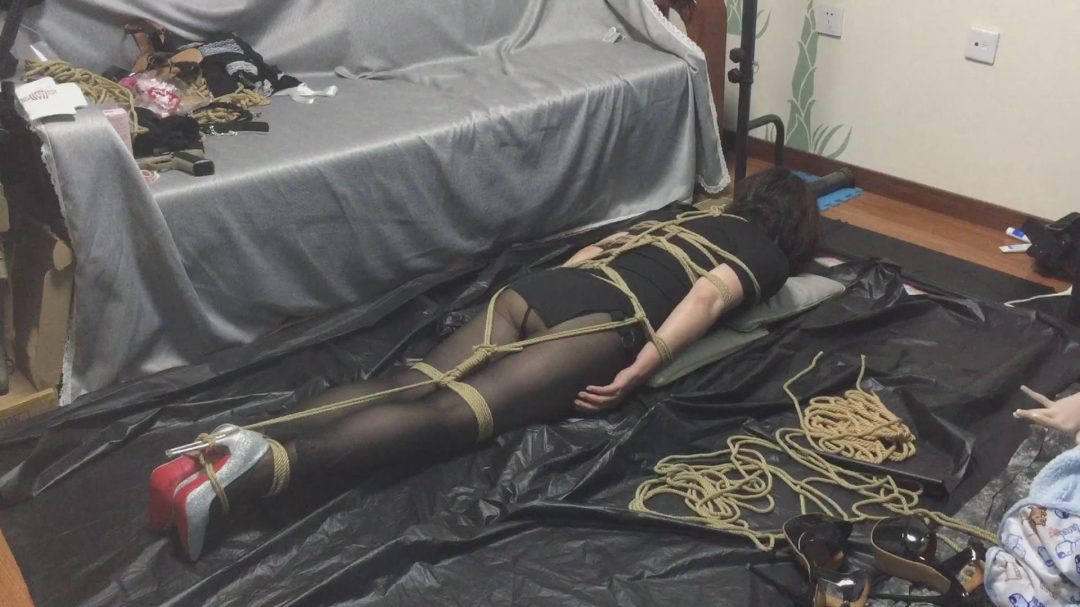 女M非非下水道清理事故 润滑不够-3