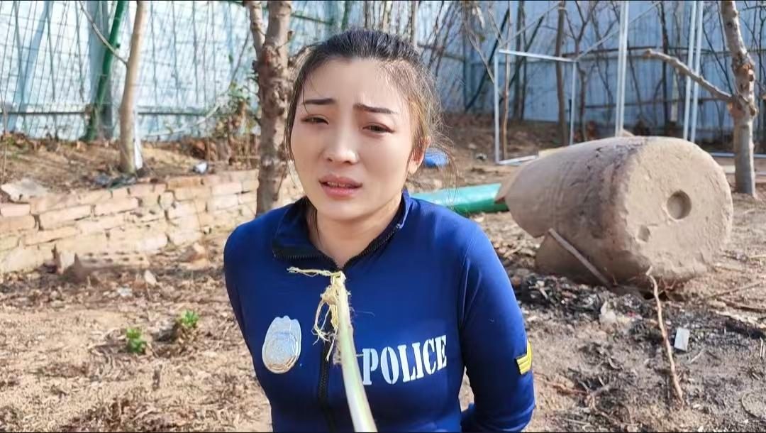 女特工被擒记-5