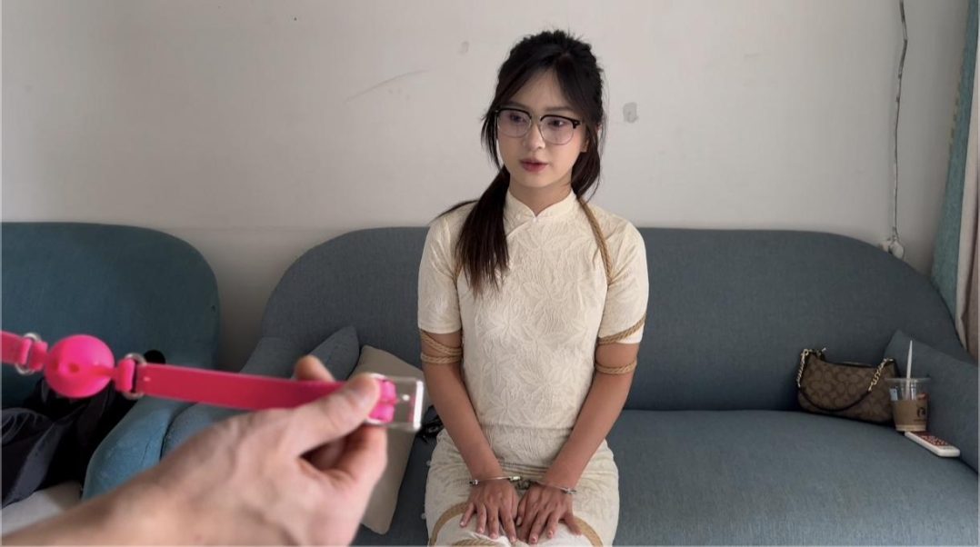 小芮逃脱表演-4