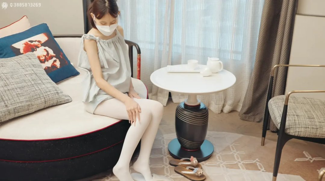 瘦瘦的听话妹子，腿脚极品，清纯，换穿白短袜，肉丝，白裤袜-10