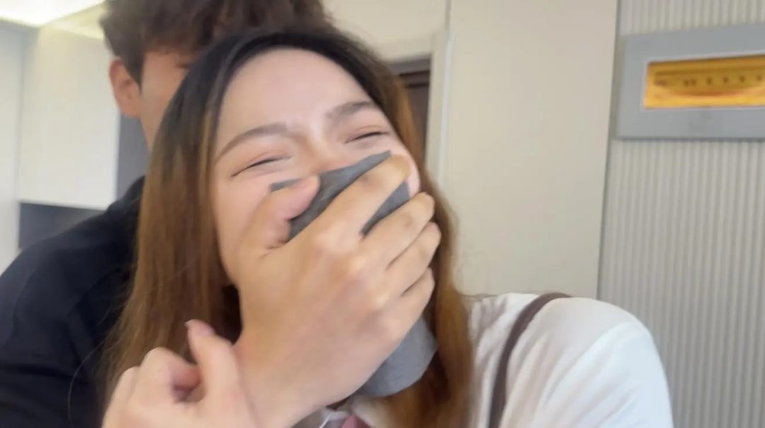 jk女生被匪徒，捆绑塞袜子，挠脚心等-6