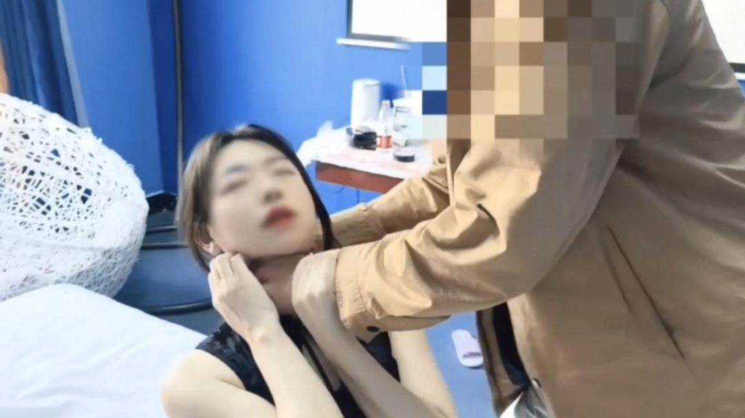 喵酱姐掐脖+勒脖+干呕-2