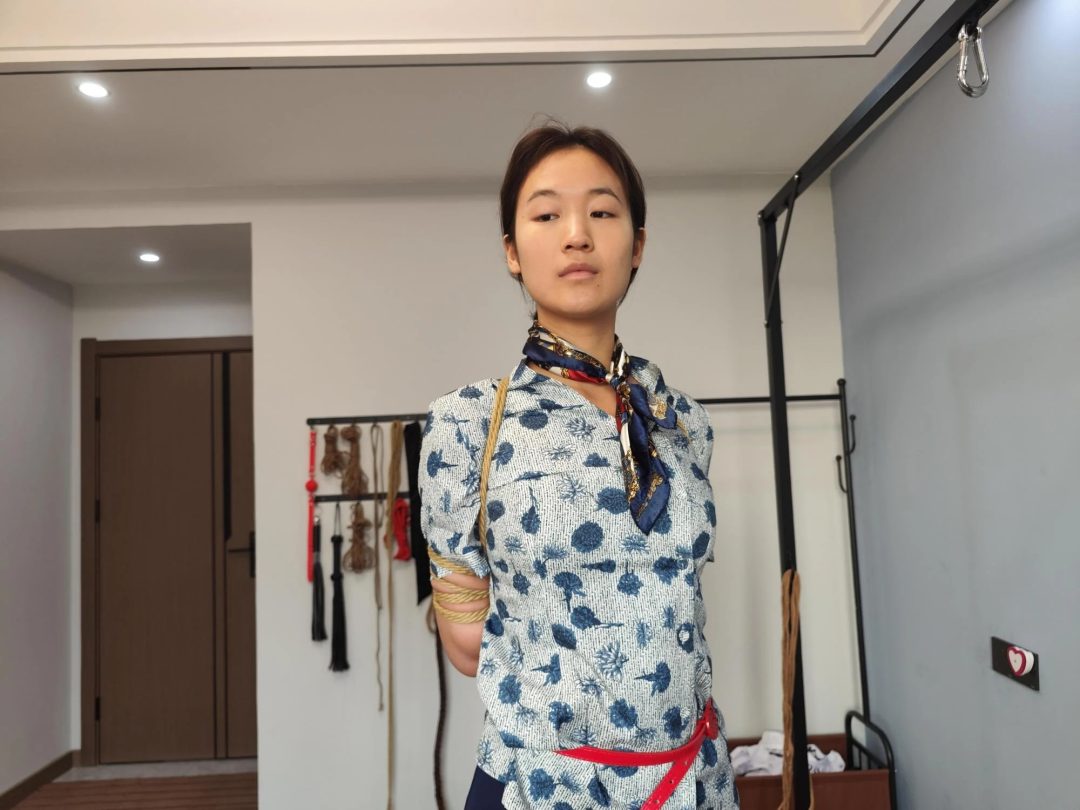 晓倩空姐制服捆绑-6