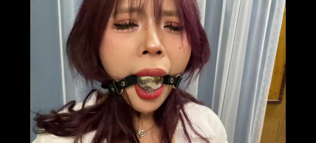 云雀工作室定拍 曼妮黑丝短裙捆绑胶带封嘴多种口球流口水-9