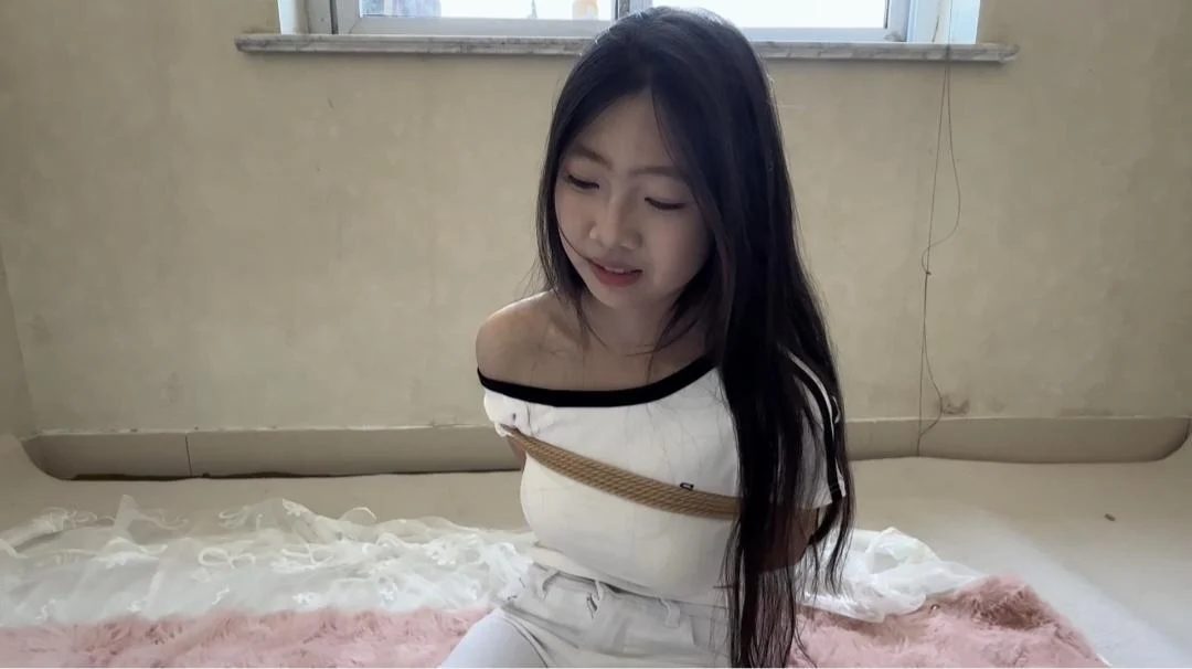 新模(珞颖)胸大 腿长 小脚 体验捆绑-2