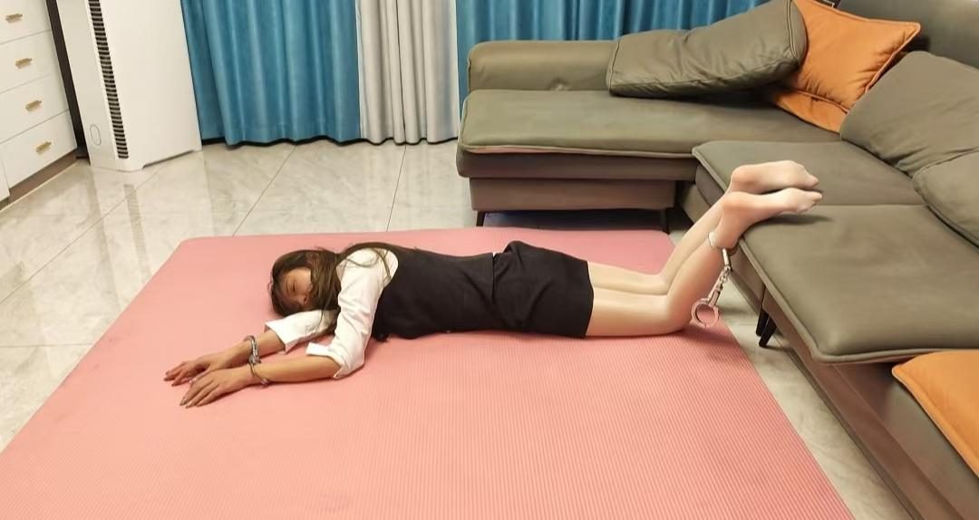 佳佳之银行职员-9