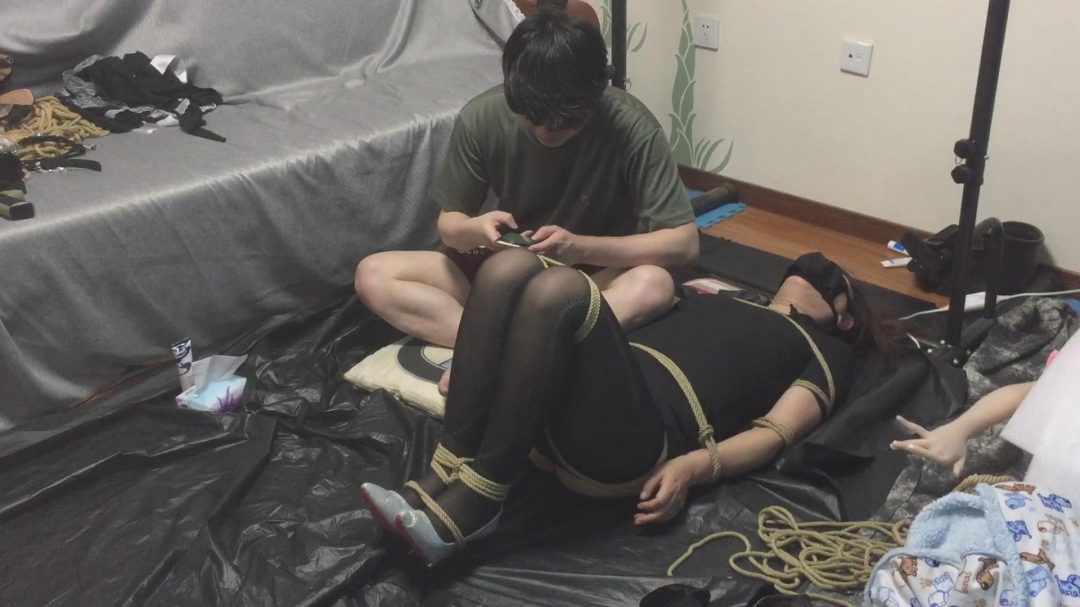 女M非非下水道清理事故 润滑不够-5