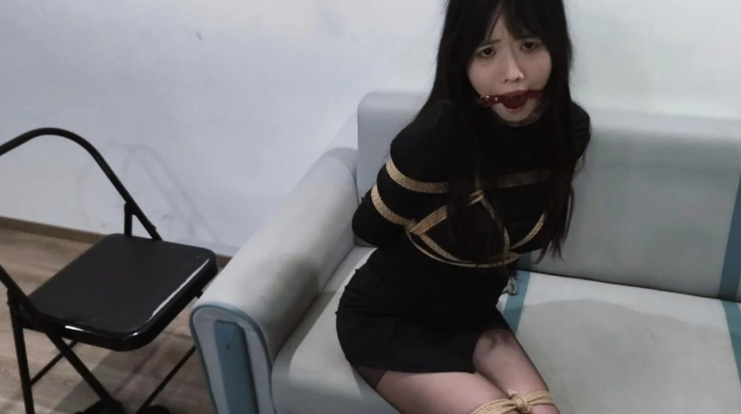 《奇遇》楚楚可怜的眼神让人忍不住怜爱~长的很好看 172大长腿 声音好听 可御可甜 演技很好-1