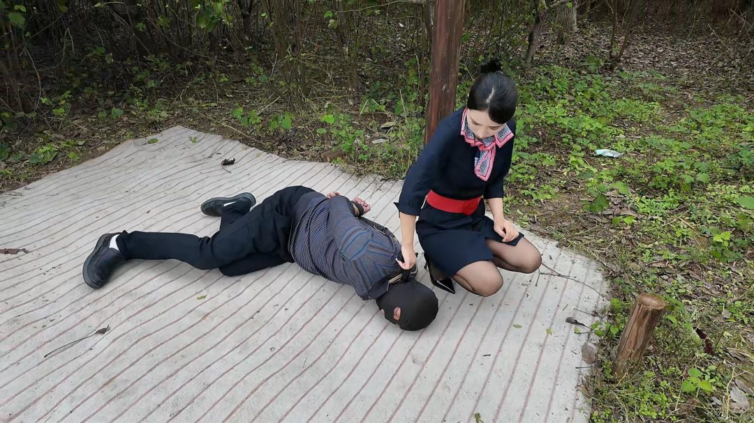 女侦探十一抓捕逃犯-11