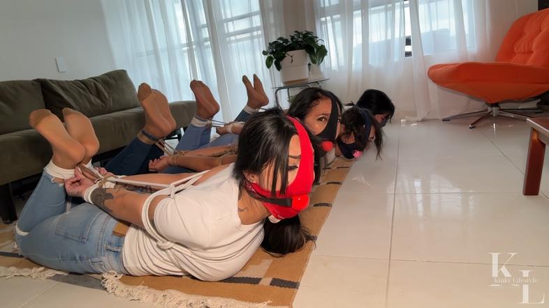 【国外定拍】Simona_Luana_Mara and Lucia Pizza Order Gone Wrong-6