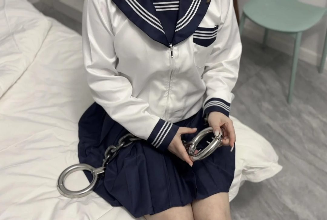 水手服JK妹的两副脚镣测评体验-6