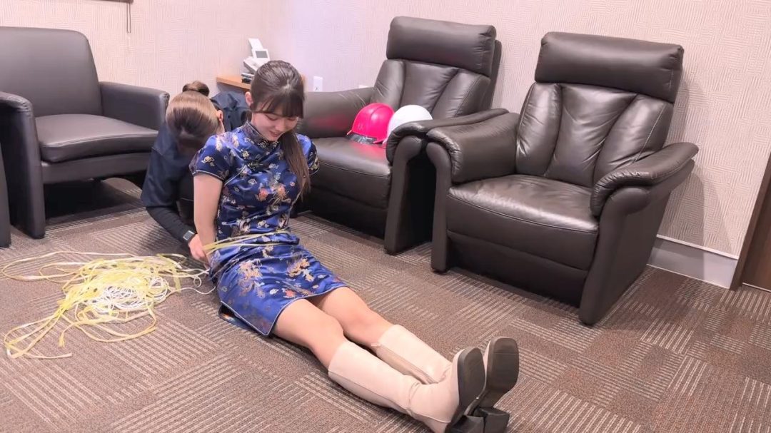 日本妹子双人捆绑游戏-2