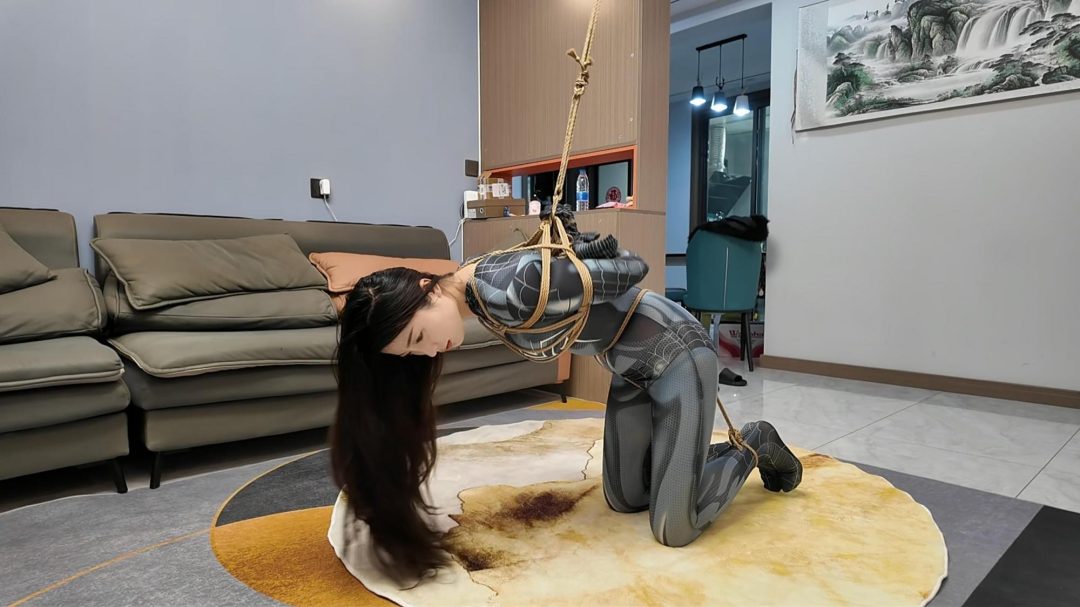 被束缚的女蜘蛛-7
