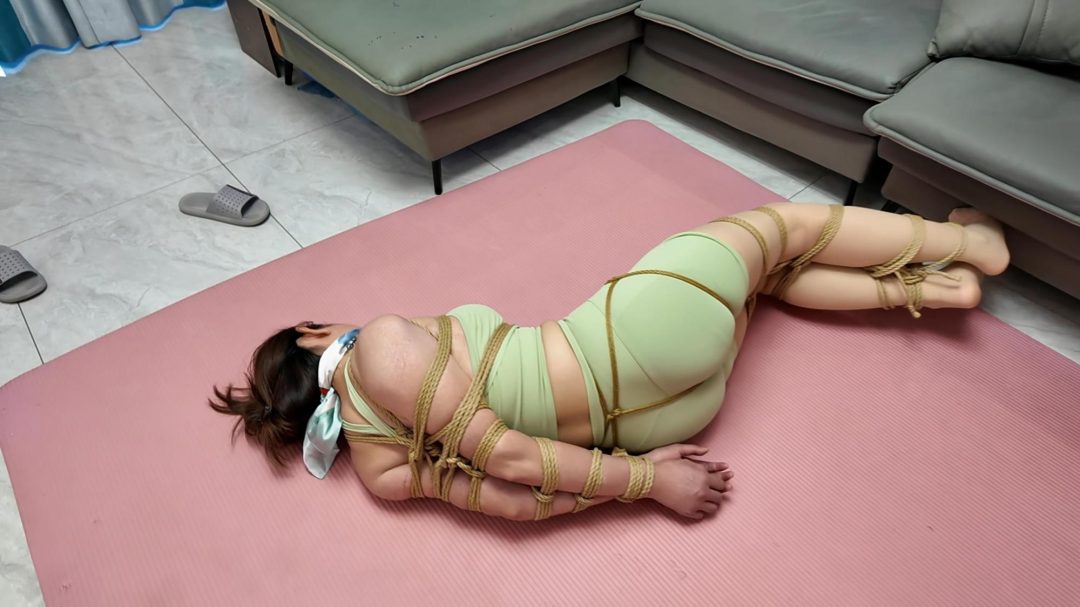 瑜伽美女茜茜直臂放置-1