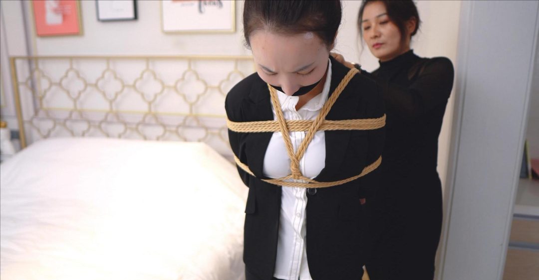 红鲤鱼定拍 疯狂女劫匪②-1