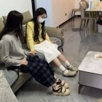 两个妹子的镣铐游戏（1）