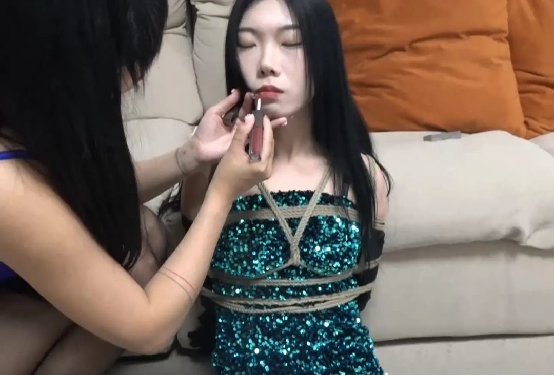 [到底谁是小三 - 上] 女女、美腿、堵嘴、调教、包臀裙、黑丝、肉丝、打斗、捂晕-6
