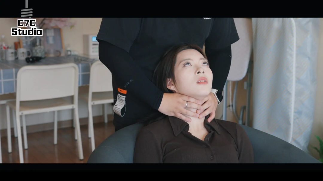 《背叛2》肉丝女员工装死与老员工合谋 黑丝女老板-4