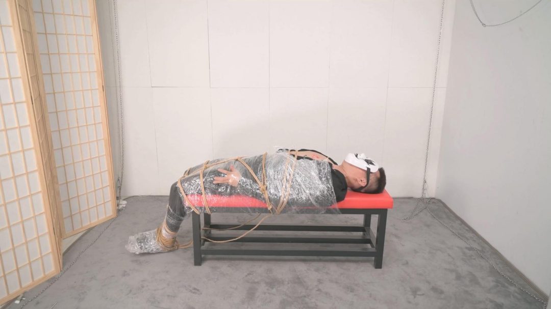 两个S互相伤害（下）女捆男--女王装、悬吊、鞭打、滴蜡、电击-6