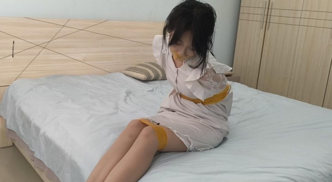 【禾一原创】（绳艺体验访谈2）被绑着堵嘴问各种问题 tk（胶带堵嘴）原味丝袜堵嘴-6