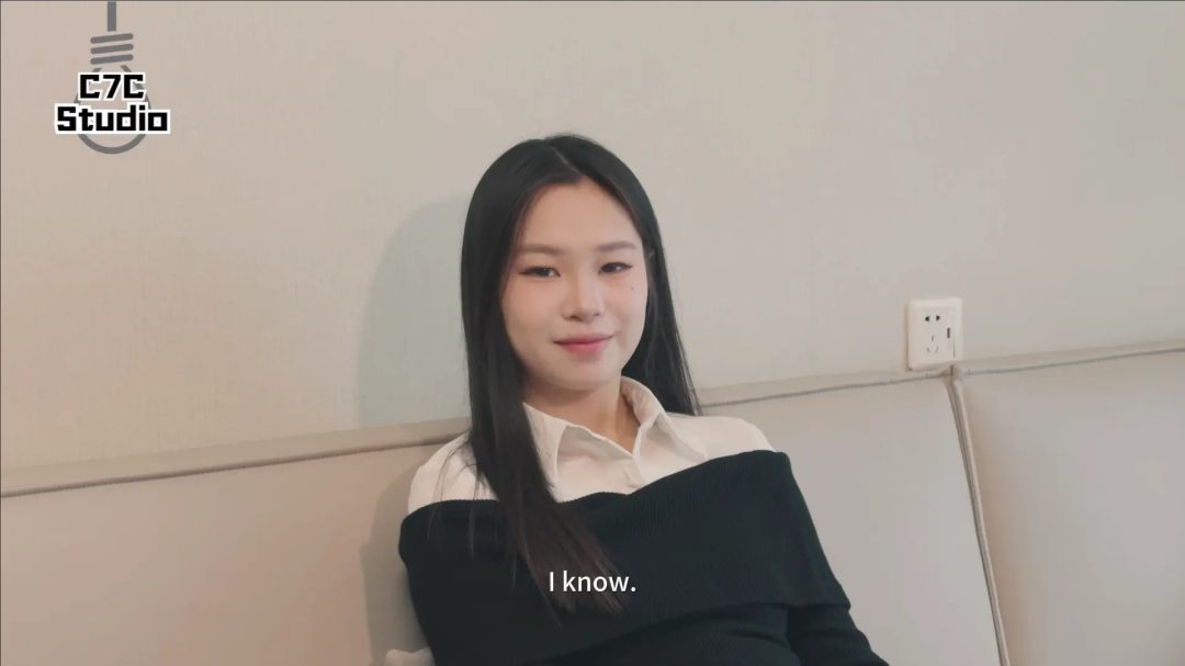 《心理医生小鱼》肉丝美女心理医生被患者翻白眼抽搐-2