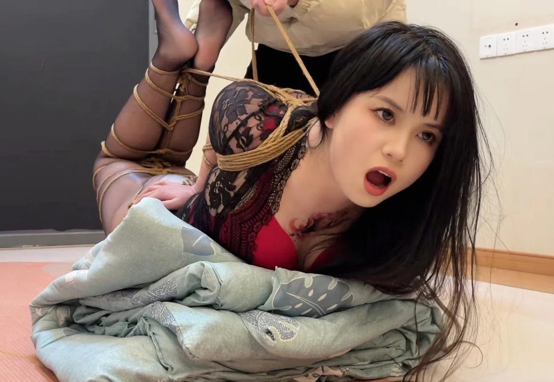同好说为什么不全程带5.5口球紧缚拍摄 我想说能带上5.5口球已是极限 长时间带着下巴会脱臼 嘿嘿-4