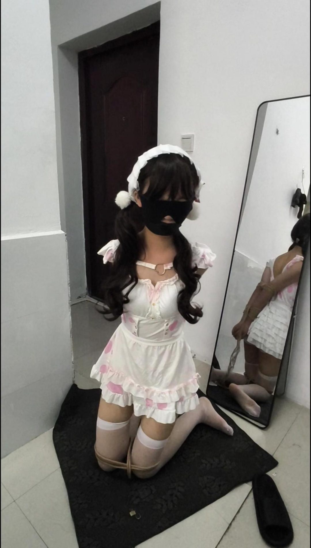 白丝女仆小m欧式并肘捆绑，蒙眼堵嘴-2