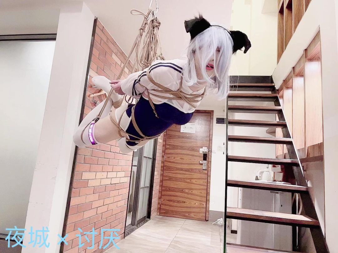 伪娘夜城被帅s讨厌吊起来玩弄-2
