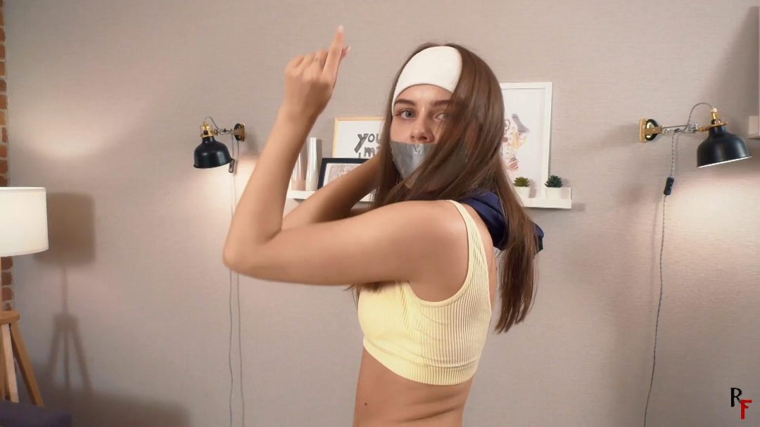 Hot cleave-gag dance from Leya-2
